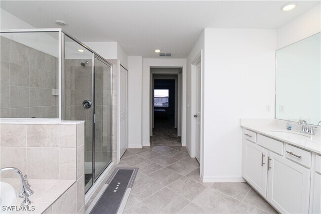 Building Photo - 2213 Avocado Ln