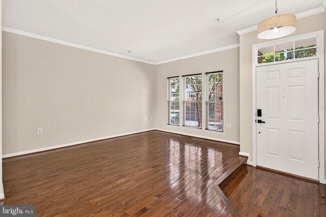Building Photo - 6126 Madison Crest Ct