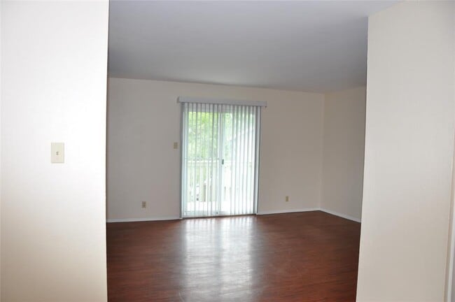 Building Photo - 10810 Topperwein Dr