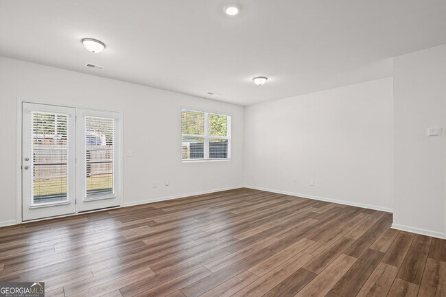 Building Photo - 406 Kings Cross Wy