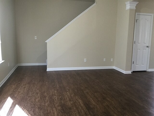 Building Photo - 941 Garrison Rd