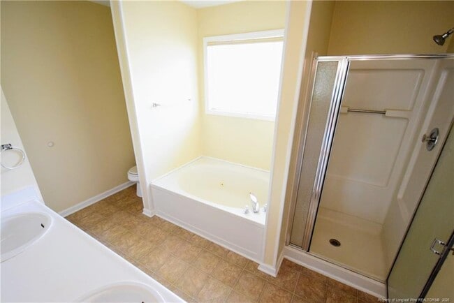 Building Photo - 224 Waterdown Dr