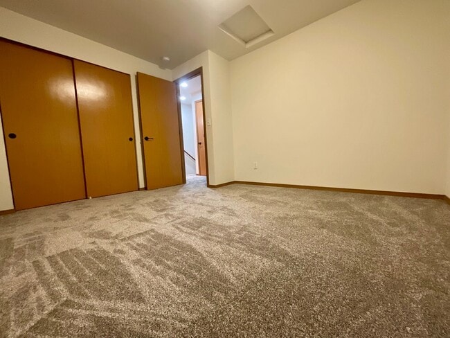 Building Photo - Beautiful 3 Bedroom, 2.5 Bath Home in Gated Clearwood Community!