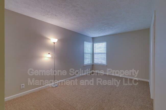 Building Photo - 55 Banwell Park