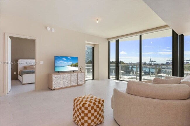 Building Photo - 500 Alton Rd