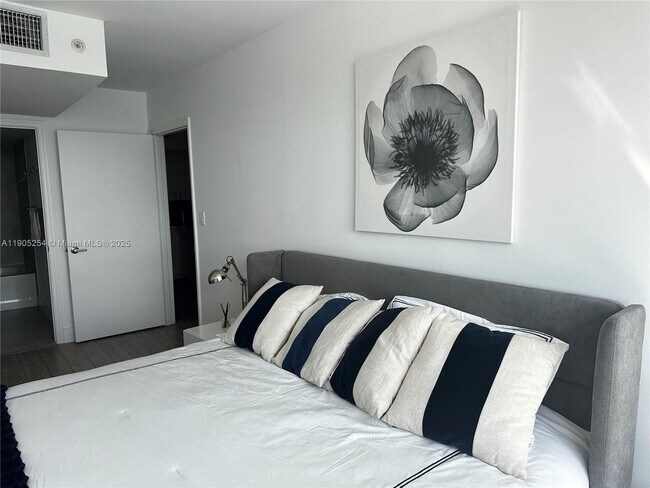 Building Photo - 90 Alton Rd