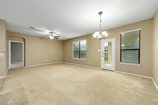 Building Photo - 1029 Hyde Park Dr