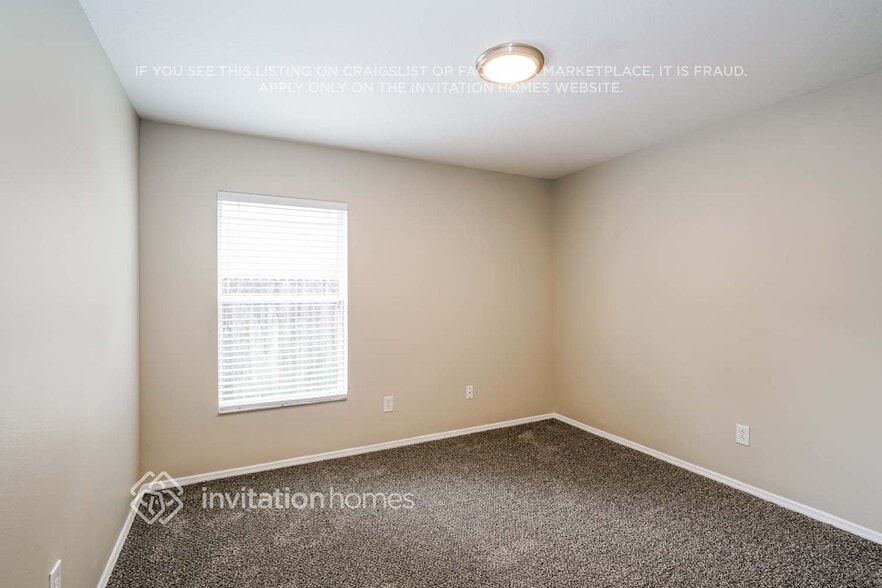 Building Photo - 30751 Sonnet Glen Dr