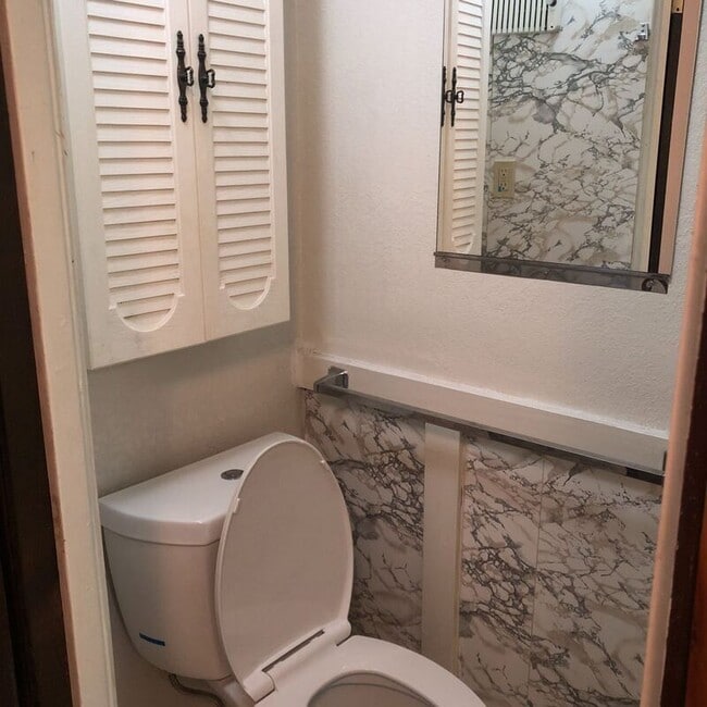 Building Photo - 161 B St