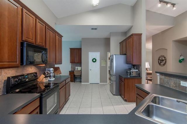 Building Photo - 5313 Comanche Wells Dr