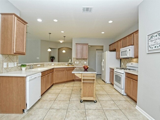 Building Photo - 4228 Rolling Water Dr