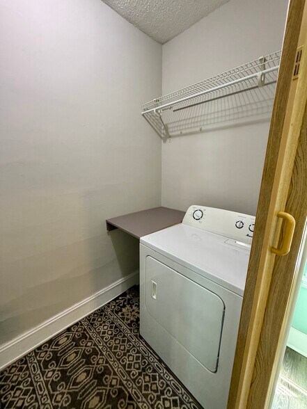 in unit w/d - 1018 Auburn Ave