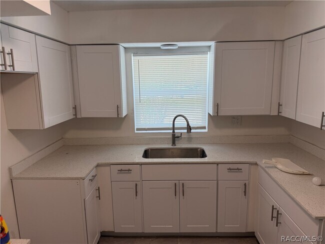 Building Photo - 1405 Eden Dr