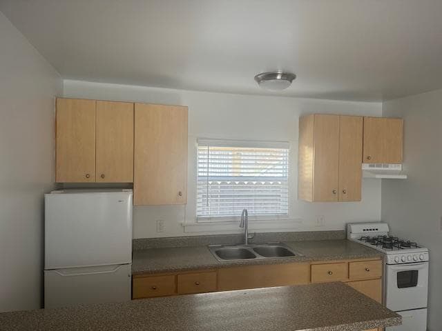 Interior Photo - 1720 E. 1st St