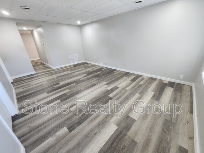 Building Photo - 2200 S 8th St