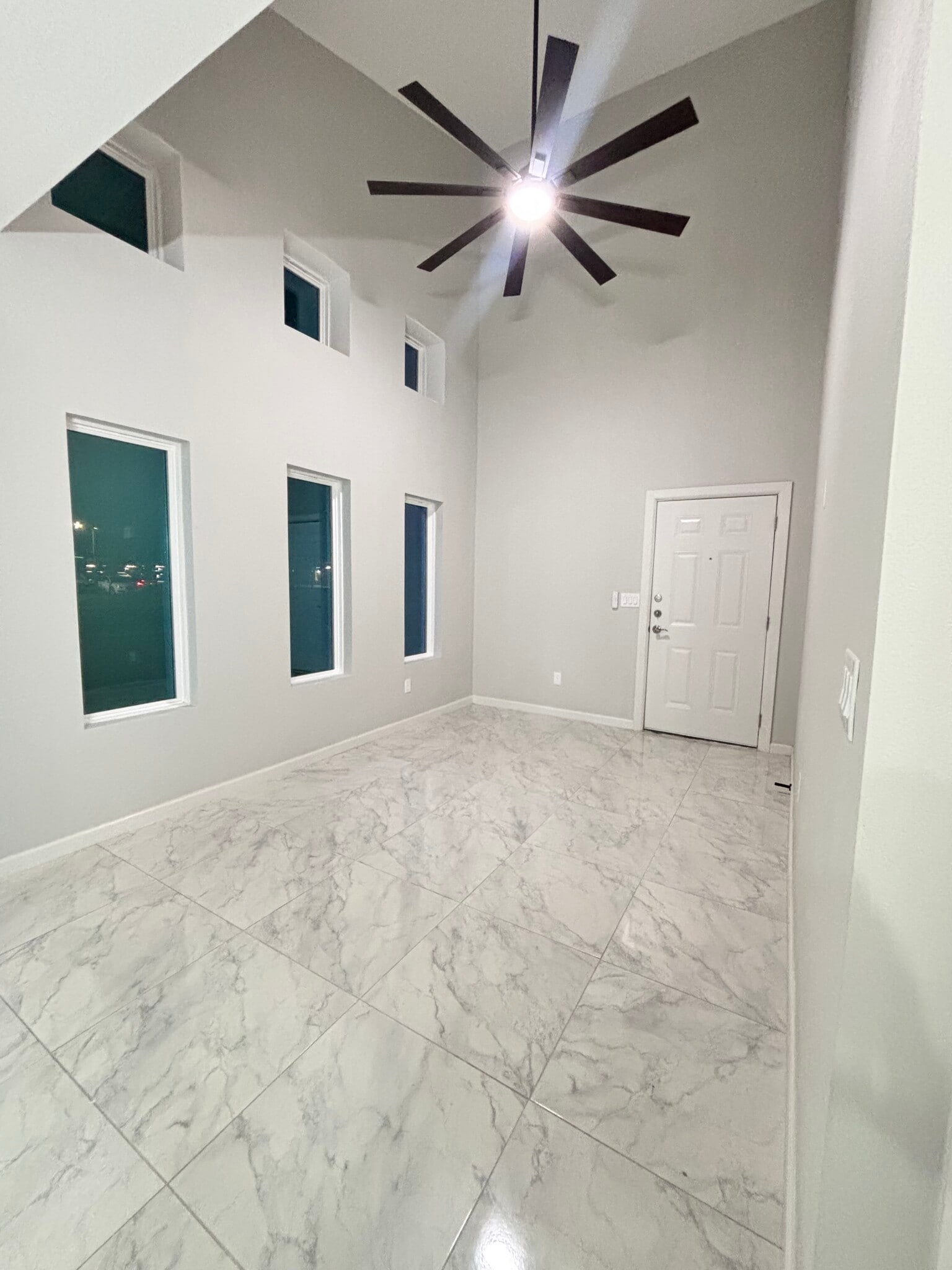 Building Photo - 703 Pedro St