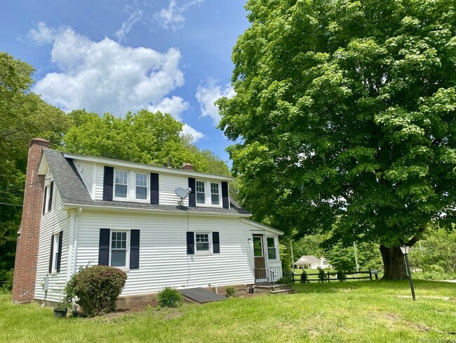 Building Photo - 589 Old Hartford Rd