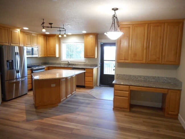 Building Photo - 1555 Dolores Wy