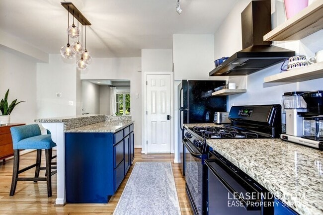 Building Photo - 719 Gallatin St NW