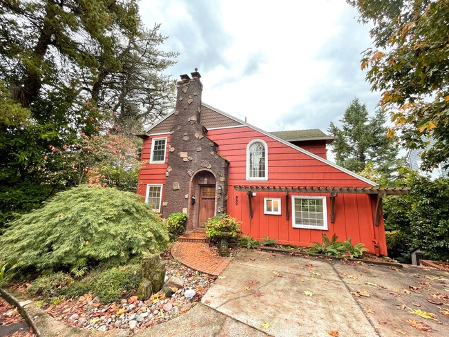 Primary Photo - Portland Heights Home with Forest Views an...