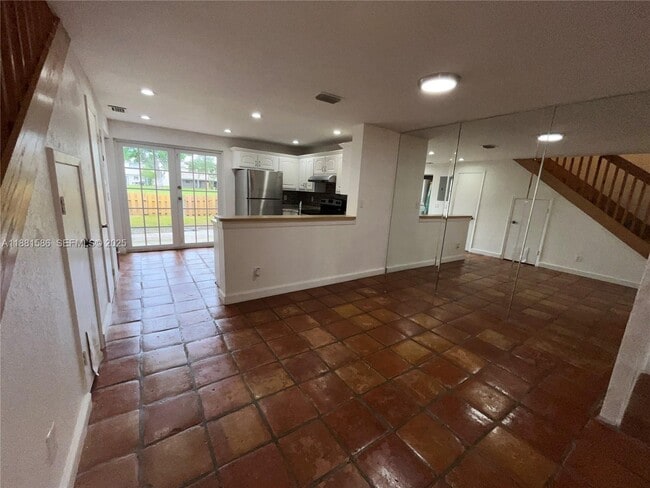 Building Photo - 5176 S University Dr