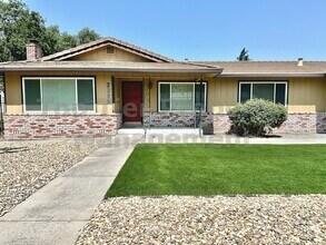 Building Photo - Very nice 3 Bed, 2 Bath, 1,919 Sqft Walnut...
