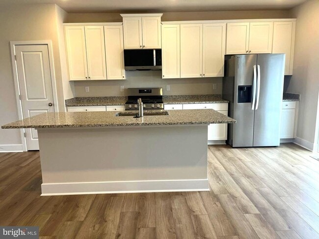 Building Photo - 7618 Johnnycake Rd