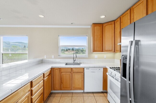 Building Photo - 2 Bedroom, 2 Bath Home with Vineyard Views on a Gated 11-Acre Property