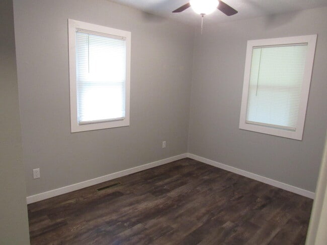 Building Photo - 2203 Old Sycamore Loop