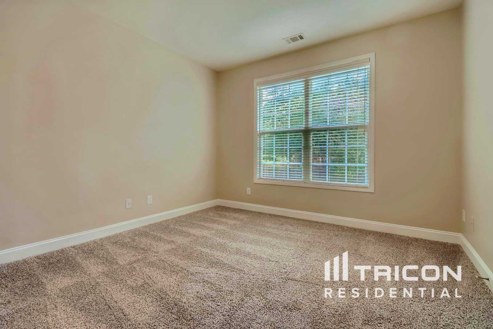 Building Photo - 3620 Little Spring Dr