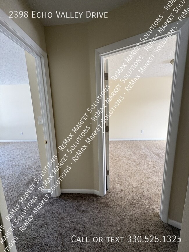 Building Photo - 2398 Echo Valley Dr