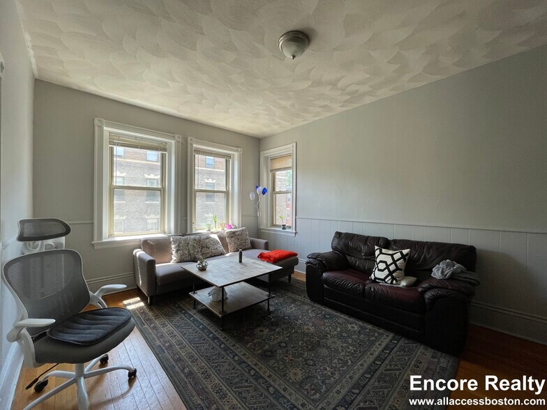 Primary Photo - 11 Park St