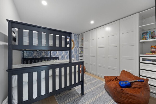 Building Photo - 1096 SW 27th Ave