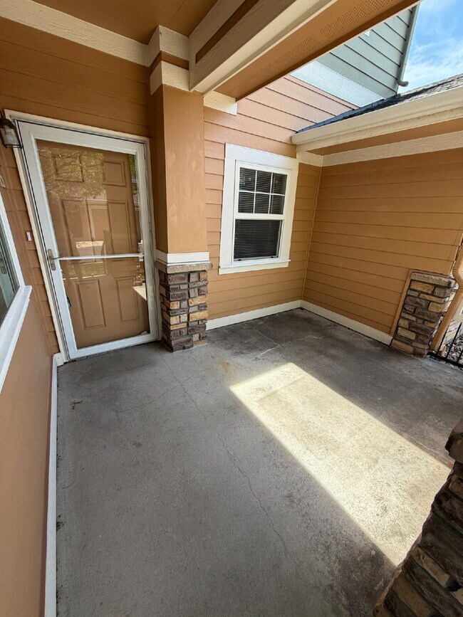 Building Photo - "Spacious 2-Bed Condo with 2.5 Baths in Aurora – Quiet Community in Aurora