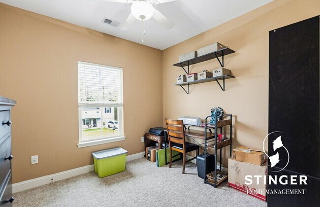 Building Photo - 11 Mint Farm Dr