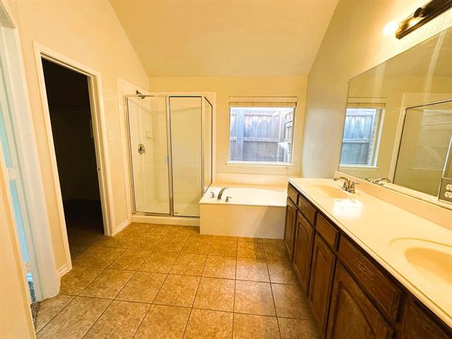 Building Photo - 1615 Nestledown Dr