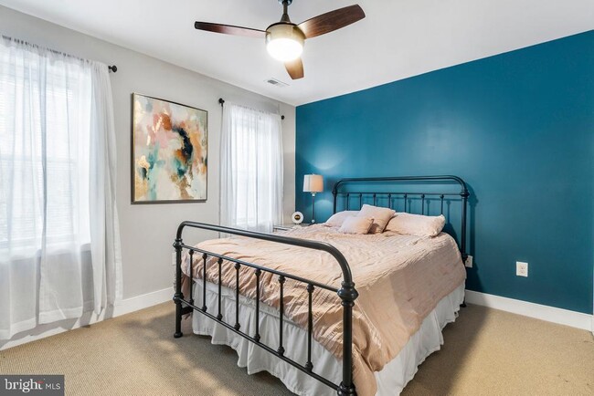 Building Photo - 2427 E Boston St