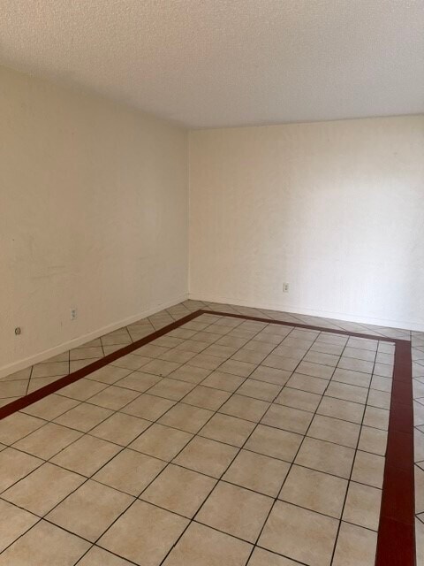 Building Photo - 781 Country Pl Dr