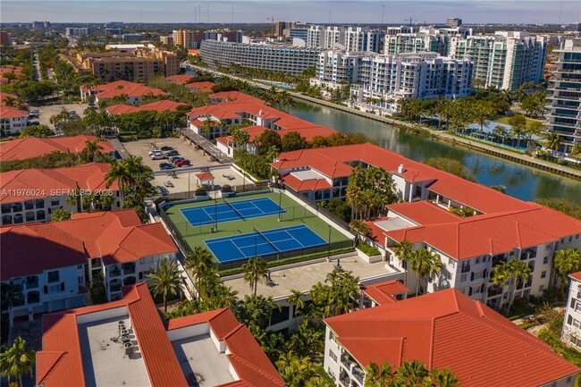 Building Photo - 3255 NE 184th St