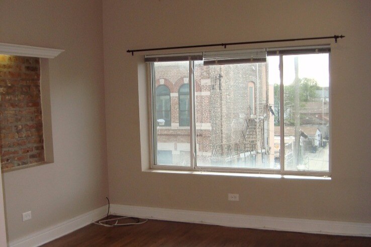 Livingroom - 1914 S Leavitt St