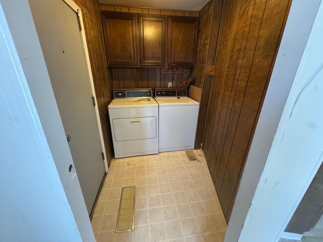 Building Photo - 2 bedroom 1 bath