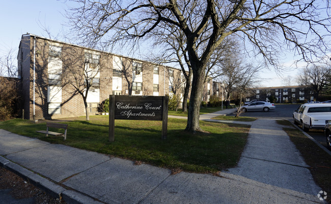 Primary Photo - Catherine Court Apartments