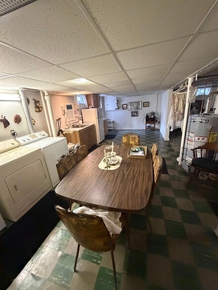 Building Photo - 45 Deerfield St