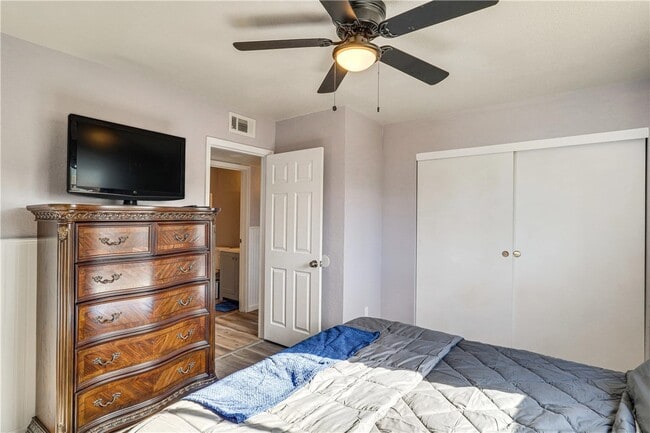 Building Photo - 644 Swan Dr