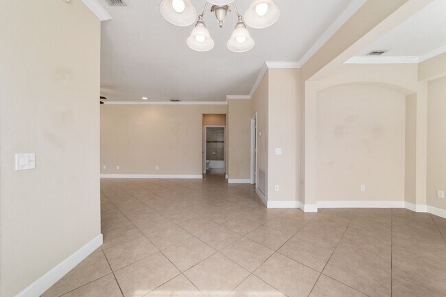 Building Photo - 6606 SW 91st Cir