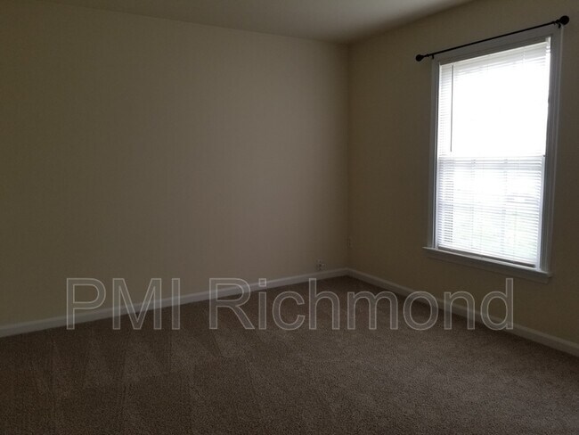 Building Photo - 4615 Chiswell Dr
