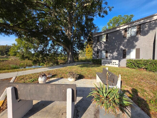 Building Photo - Furnished 2-Bedroom, 2-Bathroom Condo in Tampa