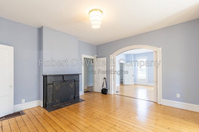 Building Photo - 23 Parsonage Rd