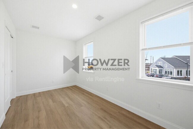 Building Photo - 24 Crocker St