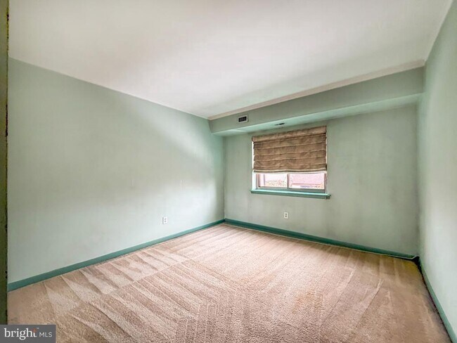 Building Photo - 44303 Delaire Landing Rd